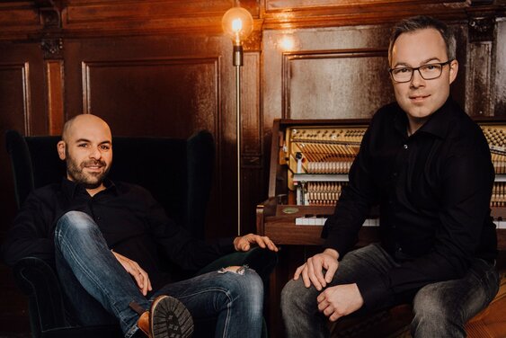 Sorour Juretzka sitting - Copyright: Alexander Wehage